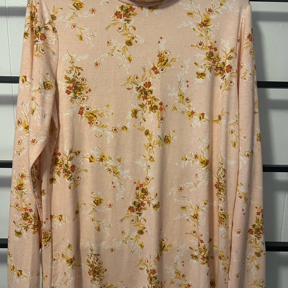 EUC Women’s ISAAC MIZRAHI Size M Long Sleeve Pullover, Turtle Neck, Floral, G21